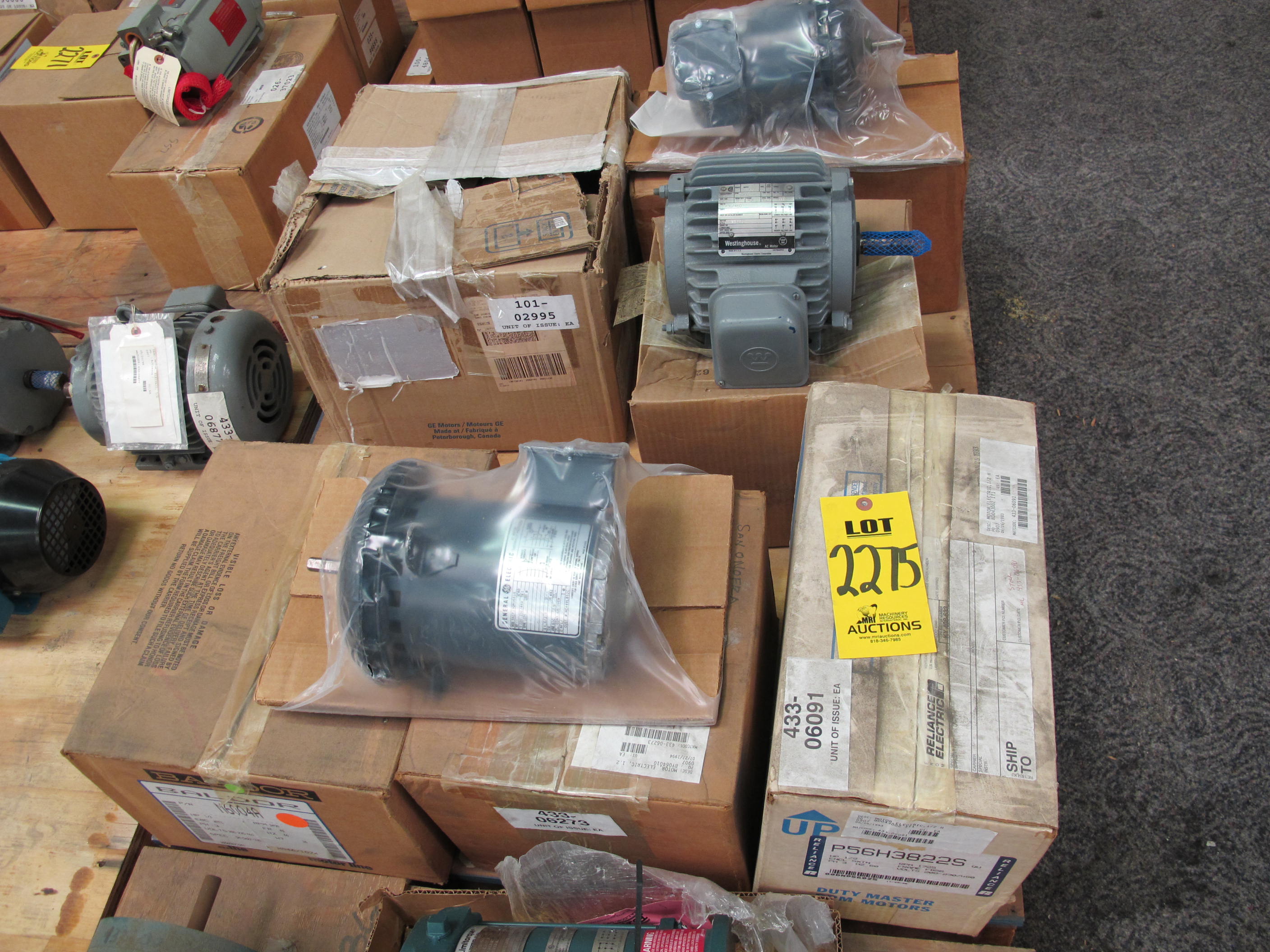 LOT (6) TO INCLUDE: (1) MOTOR, ELECTRIC TYPE, 1/2 HORSEPOWER, 1725 RPM, FB56 FRAME, 2.2/1.1 AMPS, CONT. DUTY, 1.15 SERVICE FACTOR. PART # P56H3822M-PL, (2) MOTOR, ELECTRIC TYPE, 1.2 HORSEPOWER, 115VAC ELEC RATING, 1725 RPM, 56CZ FRAME, 16.8 AMPS, 12 MIN TIME RATING DUTY, 1.0 SERVICE FACTOR. FOR THERN HOIST MODEL 4771AC, PART # B1694, (1) MOTOR, ELECTRIC TYPE, 1/2 HORSEPOWER, 460VAC 3 PHASE 60HZ ELEC RATING, 1800 RPM, 143T FRAME, 1.0 AMPS, TEFC ENCLOSURE, CONTINUOUS DUTY, 1.15 SERVICE FACTOR, 7/8" DIAMETER SHAFT. PART # 1H8952, (2) MOTOR, ELECTRIC TYPE, 1/3 HORSEPOWER, 208/230 VAC 60 HZ ELEC RATING, 1075 RPM, 2.4 AMPS, 1/2" DIA X 6" LG SHAFT. REVERSIBLE FOR AIR CONDITIONER CONDENSER FAN (W-44) LOADING & HANDLING FEE $15-